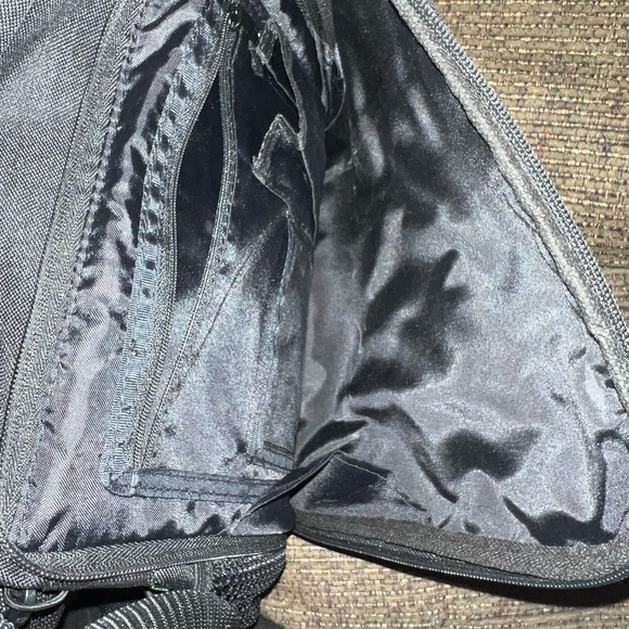 Black and Green Men's Shoulder Bag - Picture 5 of 5